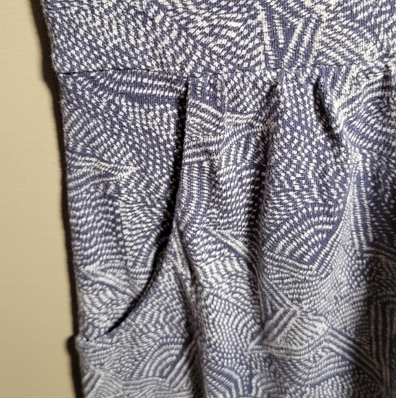 White Stuff UK10orUS6 navy and white star pattern 1/2 button-down pocketed dress - Picture 3 of 7